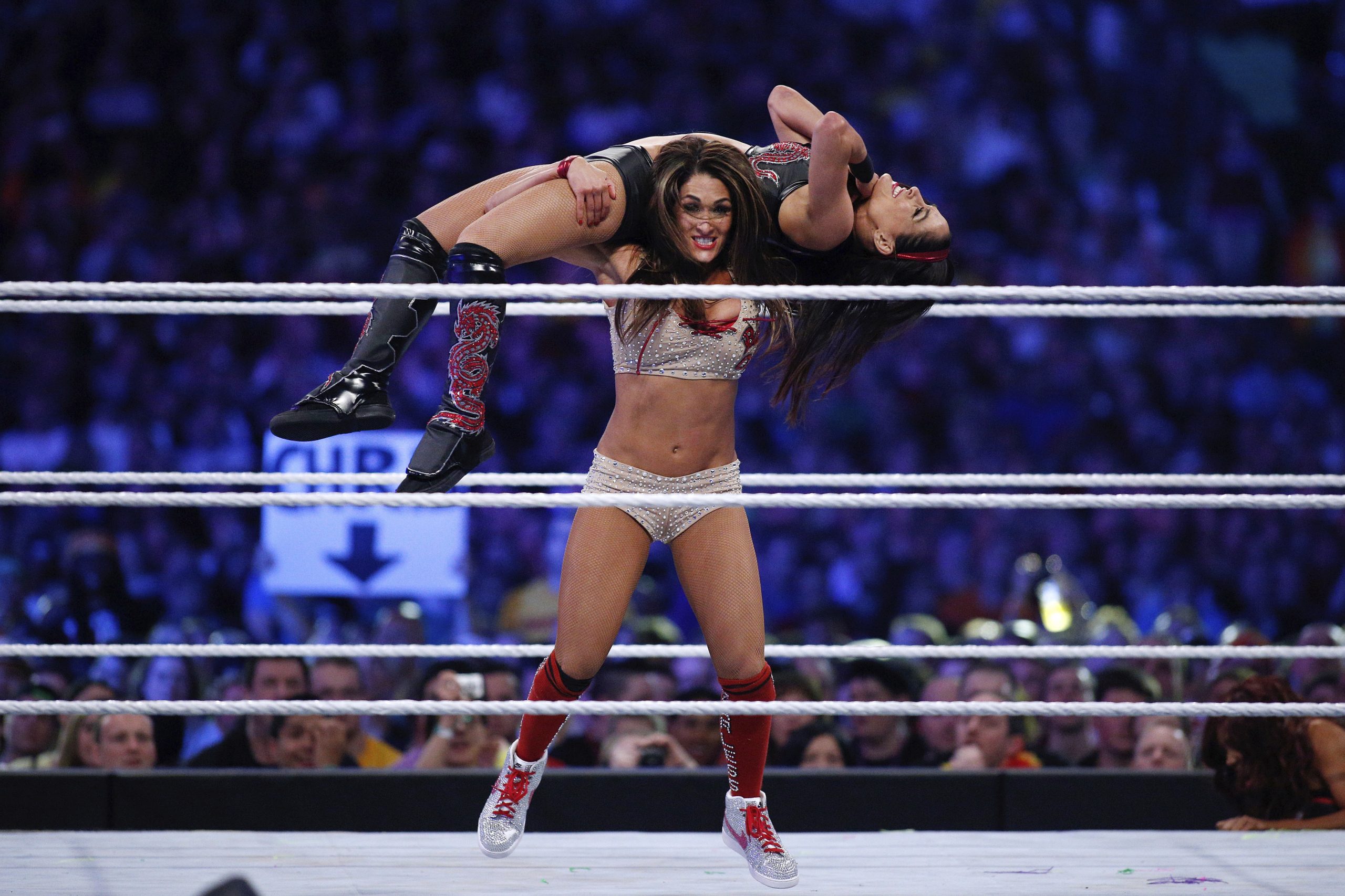 Nikki clearance bella dunks