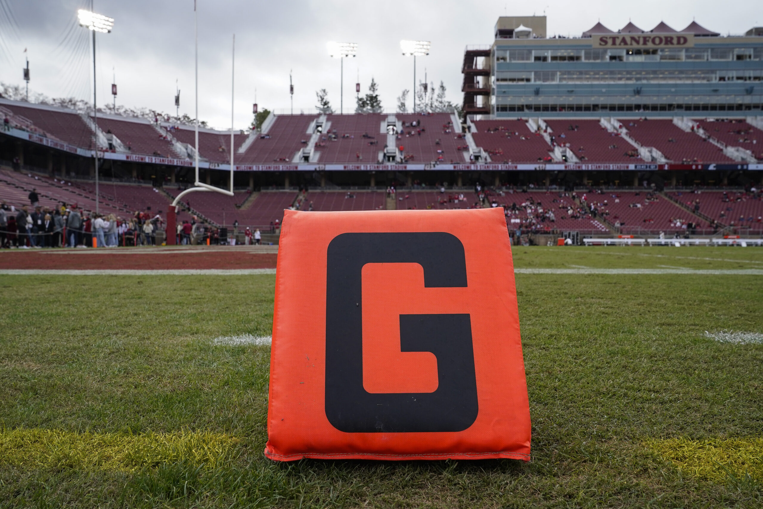 Pac-12 lands five teams in first College Football Playoff rankings